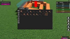 защищаю свою базу от зомби в  Roblox