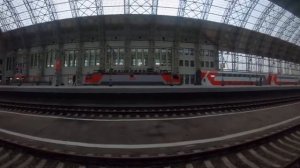 Ласточка и двухэтажный поезд на Киевском вокзале