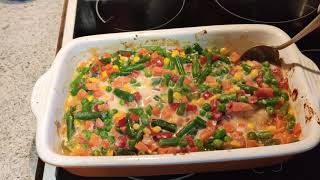 Овощи под соусом бешамель.Vegetables with béchamel sauce.