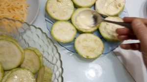 Кабачки в микроволновке за 10 минут.Ну ооочень вкусные...#кабачки