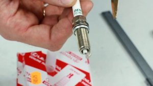 2ZR-FXE (1.8L) hybrid свечи зажигания 90919-01298 (FC16HRCY9)