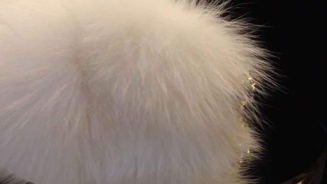 Наушники White- blue смотреть онлайн