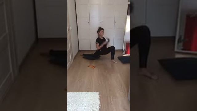 Трансляция тренировки Stretching от Ксении Просвирниной 06.04.2020/НеоДжоуль Кудрово смотреть онлайн