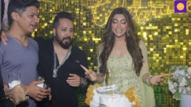 Mika Singh Surprise wife Akanksha puri Birthday celebration | Mika Singh and Akanksha puri