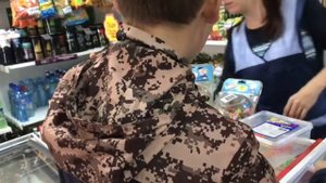 ЧТО КУПИТ ШКОЛЬНИК НА 300 РУБЛЕЙ????