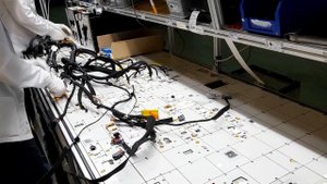 4.4 Установка жгута в проверочный стол