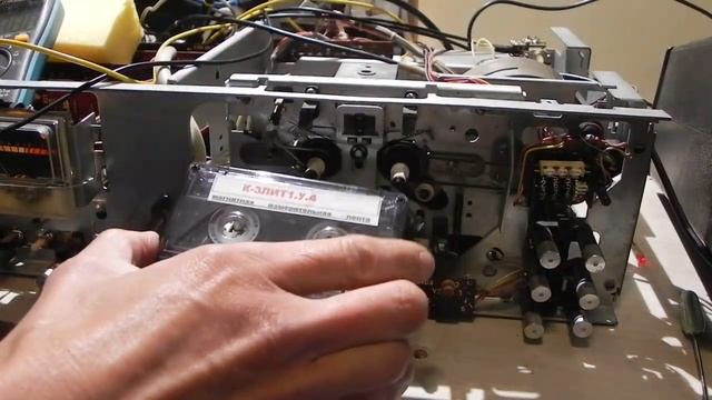 Восстановление работоспособности, и реставрация магнитофона МАЯК 231. Заключительная 4 часть. смотреть онлайн