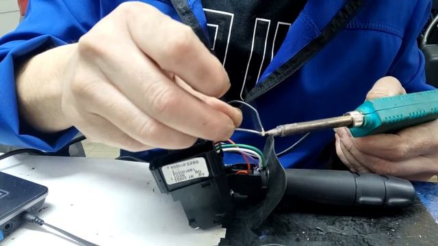 Не работает звуковой сигнал на Рено Сандеро 2012 года смотреть онлайн