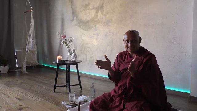 Бханте Ньянасиха. Лекция "Три вида практики в буддизме: dāna, sīla, bhāvanā". Минск, Беларусь. смотреть онлайн