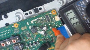 sony kdl-32r303b не включается, ошибка 6(светодиод мигает шесть раз) причина данной неисправности.