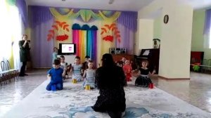 Открытое музыкальное занятие в детском саду "Танец с ведерками и ложками"