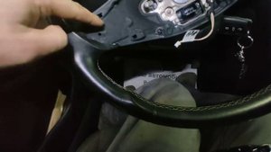 Wolkswagen golf 7 , замена кнопок руля и как снять Airbag