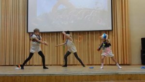 Нейтрино. Школьный концерт к 8 марта. Трио Агровых