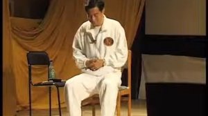 О СмехоТерапии говорит Мантек Чиа.