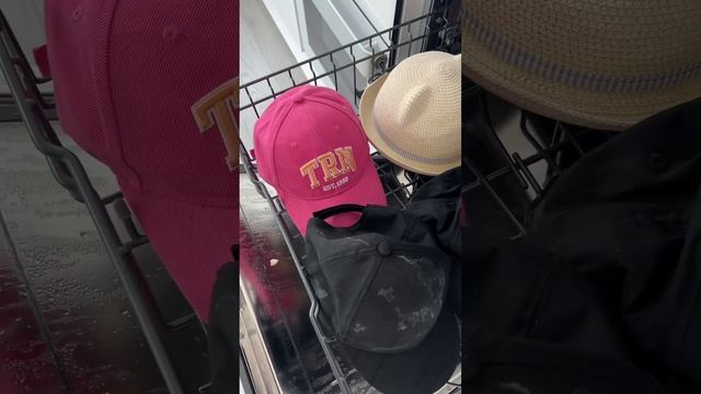 Как стирать кепки? Ещё больше идей в instagram ⬇️ #организацияхранения смотреть онлайн