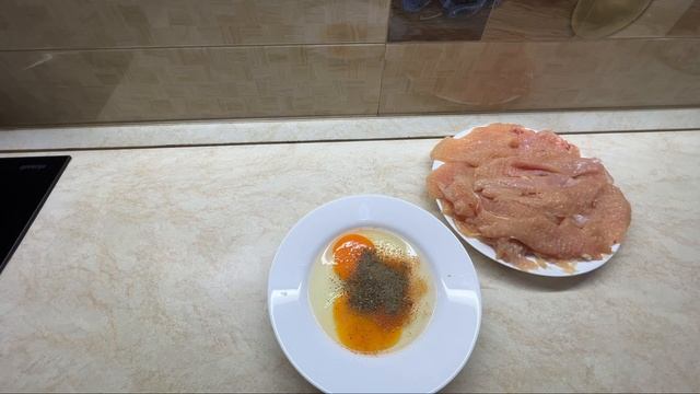 Сочные куриные отбивные в панировочных сухарях. Быстрой и вкусно ?