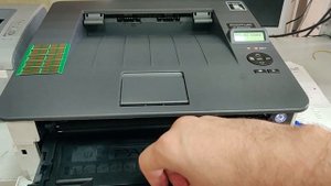 Установка чипа TL-420 и проверка его работы в сервисном центре на принтере.