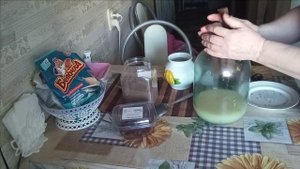 СТАВИМ ЗАКВАСКУ  ДЛЯ ЯДРЕНОГО ДОМАШНЕГО КВАСА НА ОКРОШКУ
