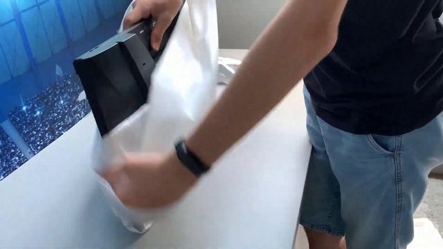 UNBOXING MSI Optix G241 - 144Hz 1080p IPS Monitor. [ENG SUB] смотреть онлайн