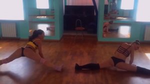 Aussie Twerk by Kris Moskov + Russian Twerk by Sasha Pirogova