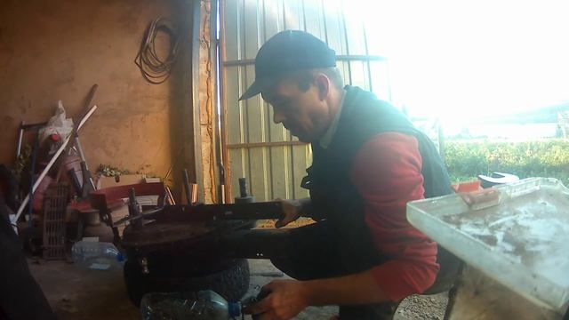 ✅Мотоблок Ока .НА РЕДУКТОРЕ НЕТ сливной ПРОБКИ ?Утром слил в деревне масло с редуктора Ока Мб смотреть онлайн