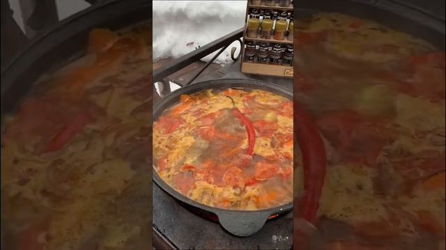 Шурпа из говядины на костре. смотреть онлайн