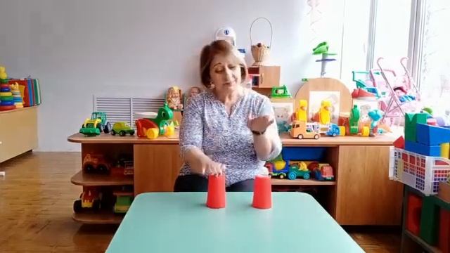 Музыкально-ритмическая игра со стаканчиками. Азизова Л.О. смотреть онлайн