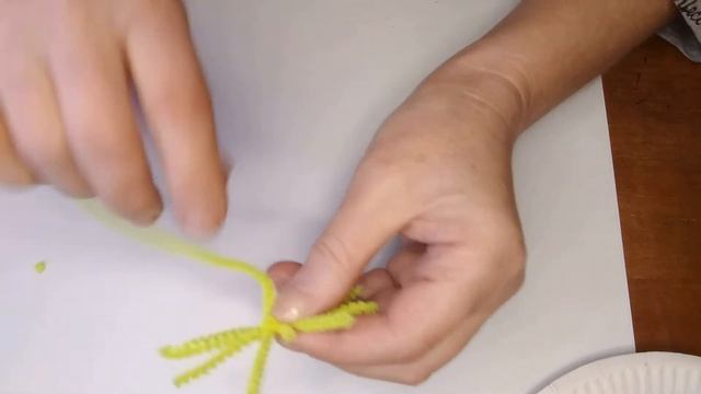 Проволока синельная в осенней поделке. Паучок??
