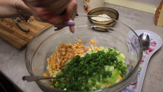 Եգիպտացորենով և Թունա Ձկով Աղցան | Салат из Тунца и Кукурузой | Mari Cooking Channel смотреть онлайн