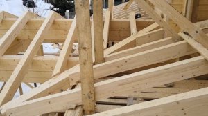 Монтаж стропильной системы шале из клееного бруса, проект Le Chalet 380.