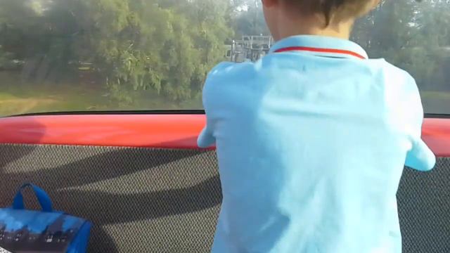 Катаемся на канатной дороге в Оренбурге и на веломашинах смотреть онлайн