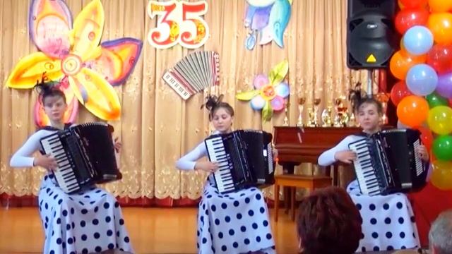 Н.Б.Перевезенцев "Синкопы-драйв" Трио аккордеонисток "Радуга" г.Кохма смотреть онлайн