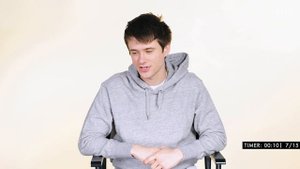 Алек Бенджамин и игра "Вспомни песню с нужным словом" - Перевод на Русский