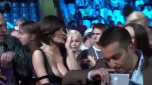 Груди  Грановской в декольте