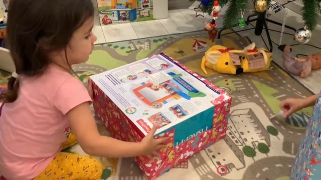 Семейный Новый год 2020. Распаковка подарков смотреть онлайн