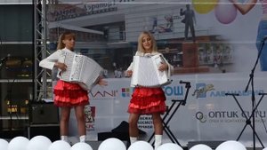 Русские девушки, аккордеонистки  Дуэт ЛюбАня ШИЗГАРА
