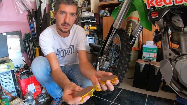 Ремзона. Смазка цепи и замена тормозных колодок.