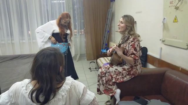 Менестрельский нон-стоп смотреть онлайн