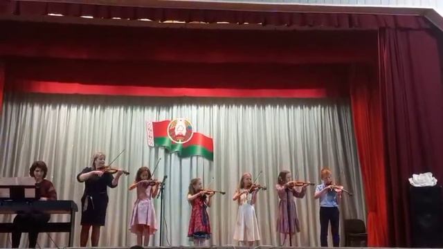 В.РУСИН, О.ЩУКИНА "ПОЛЬКА-СОЛНЫШКО". ИСП.: АНСАМБЛЬ СКРИПАЧЕЙ". смотреть онлайн