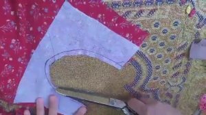 пора кардани куртаи милли бо духтш
