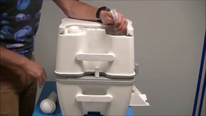 Как снять и установить поршневой насос биотуалета Porta Potti 565 (Excellence)