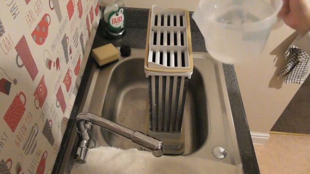 How to clean the fluff filter and condenser on a Hotpoint Ultima S-line Condenser Dryer смотреть онлайн