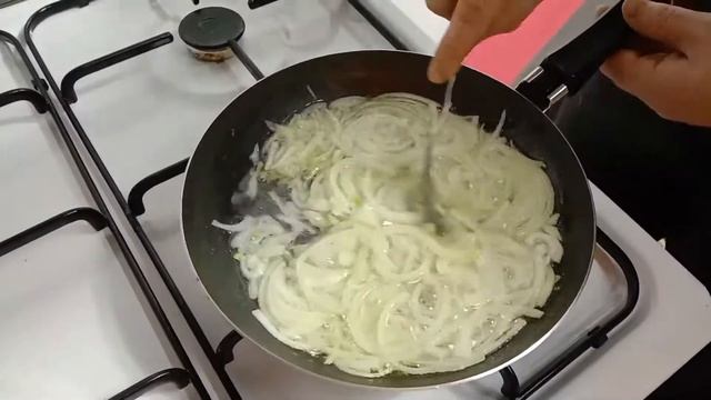 Как Приготовить Сочную Говяжью Печень На Сковороде с Луком и Сметаной.Простой Вкусный Рецепт.