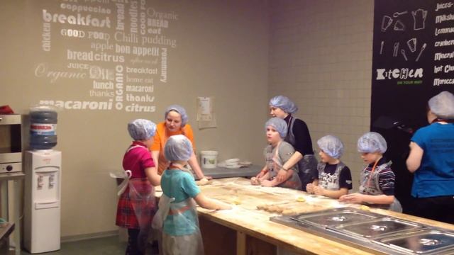 Кидбург 2016. Пекарня. Аня Симкина смотреть онлайн