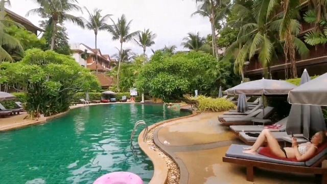 Kata Palm Resort & Spa - Номер - Территория - Дорога на пляж - Полный обзор смотреть онлайн