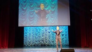 Жестовая  песня: «Не рвите цветы», исполняет Артём Платонов. Иваново.