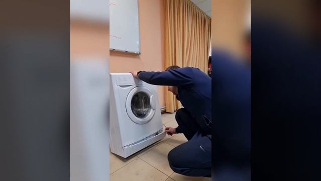 как слить воду со стиральной машины. смотреть онлайн