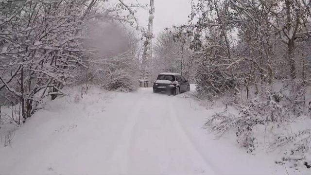 Renault Megane II 1.5 dci in deep Snow смотреть онлайн