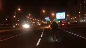 Самоубийца на дороге на моноколесе