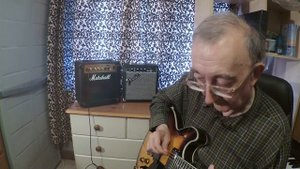 Marshall MG10 review and Fender Frontman  10G comparison.